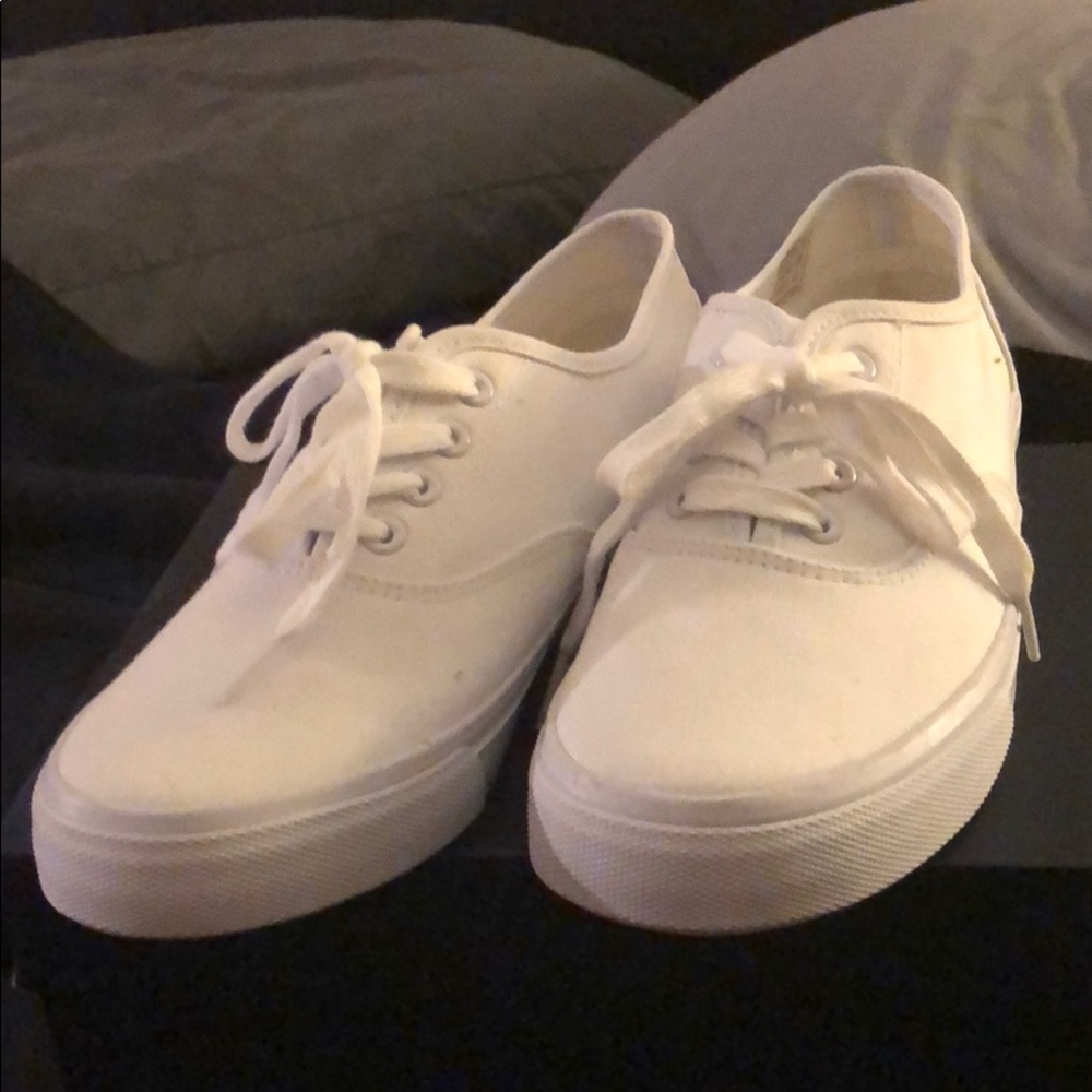 Hollister White “vans”